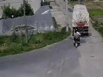 1660014603369216.gif